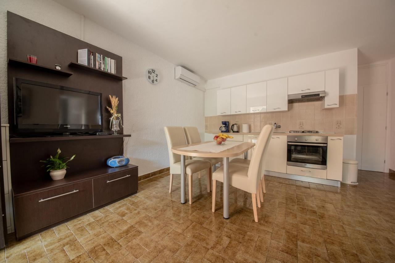Apartman Bozica Vir Bagian luar foto